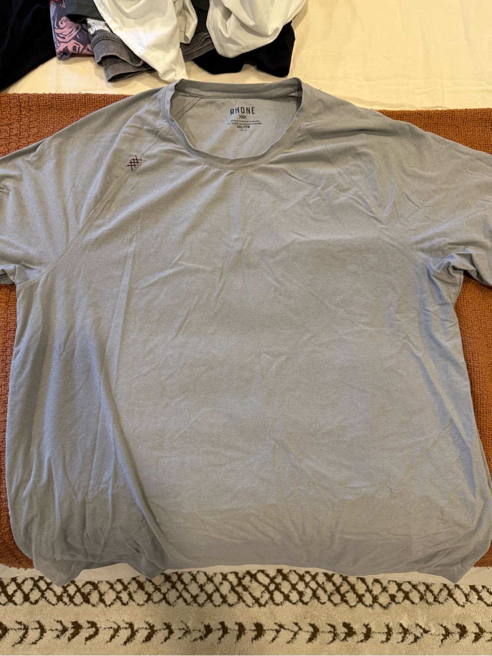 RHONE Men’s Light Gray Short-Sleeve Crew Performance Tee